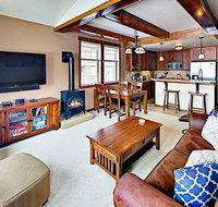 New Listing! Mountain Haven On Ski Shuttle Route Townhouse - Accommodation Ohio