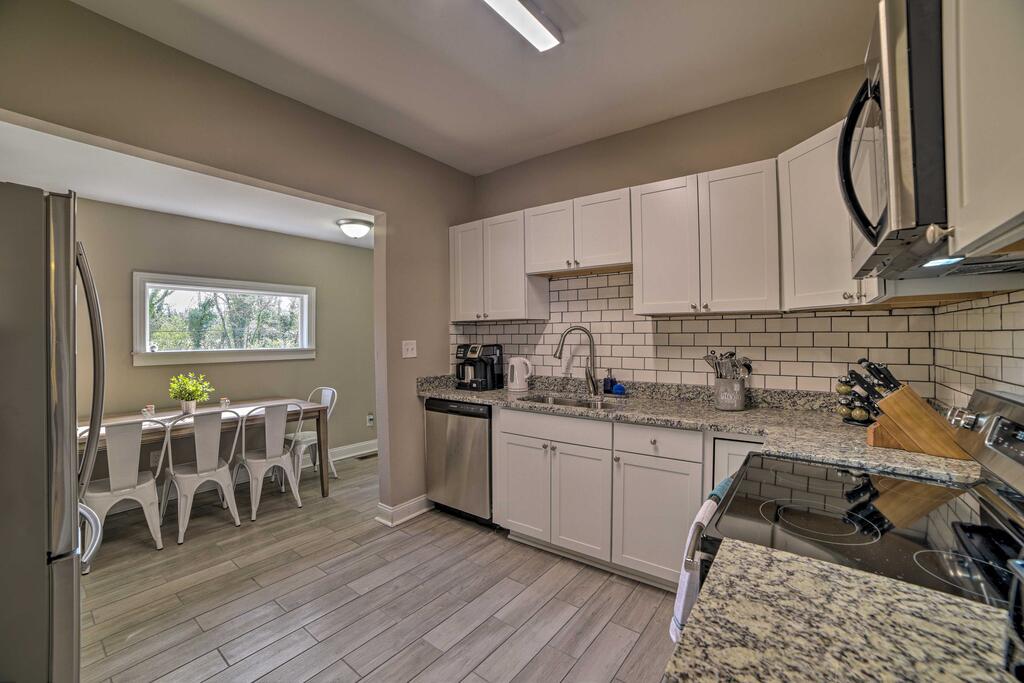 Newly Renovated Historic Home Less Than 2 Mi To Downtown! - thumb 2