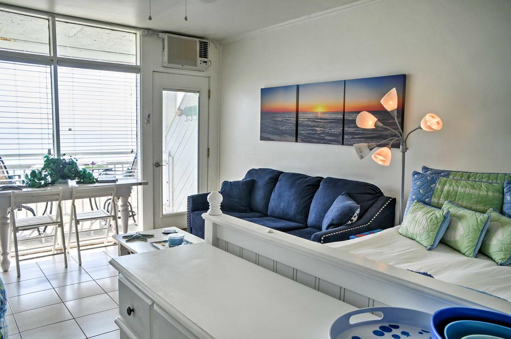 Oceanfront Virginia Beach Studio With Community Pool - thumb 1