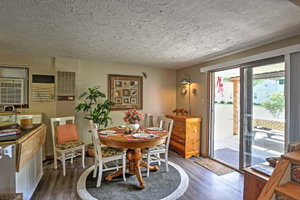 OPEN YEAR ROUND! 2BR Lakeview Home Steps To Marina