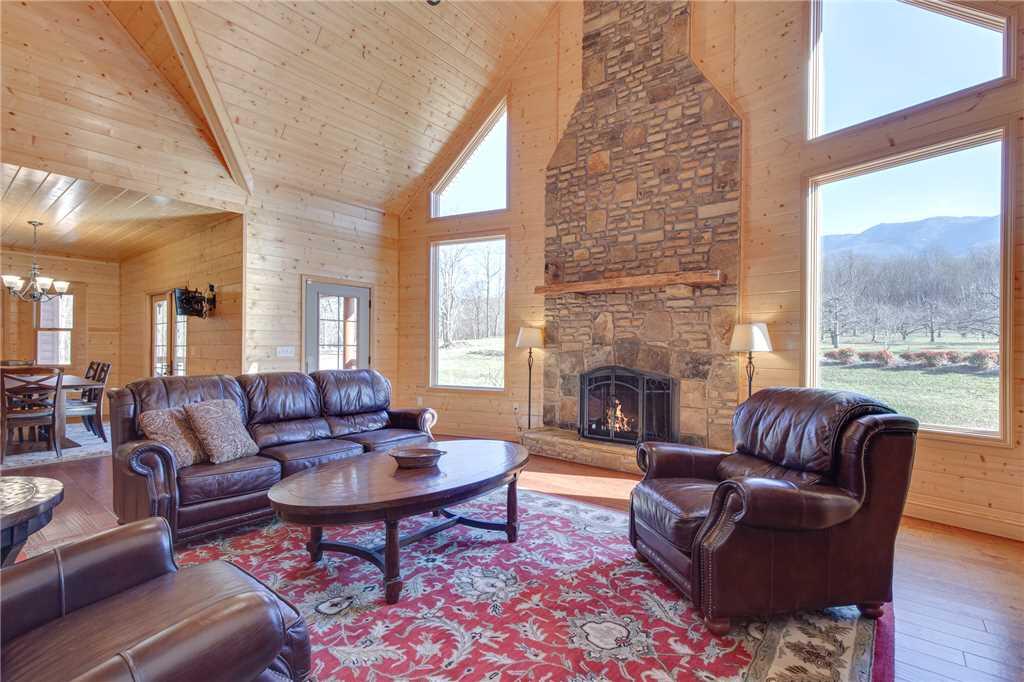 Orchard Hideaway, 3 Bedrooms, Fireplace, WiFi, Gas Grill, Sleeps 6 - thumb 0