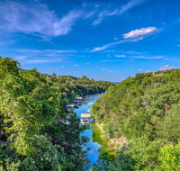 Peaceful Retreat on Quiet Cove on Lake Travis - Accommodation Ohio
