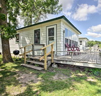 Pet-Friendly Beachfront Dent Cabin with Grill! - Accommodation Ohio