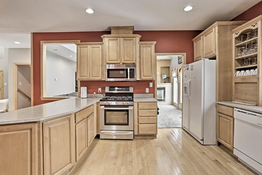 Pet-Friendly Woodbury Home With Deck - Near MPLS - thumb 2