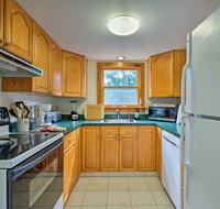 Picturesque Cottage with Sunroom on Ashmere Lake - Accommodation Ohio