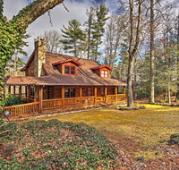 Pristine Sapphire Resort Cabin with Deck  Game Room - Accommodation Ohio