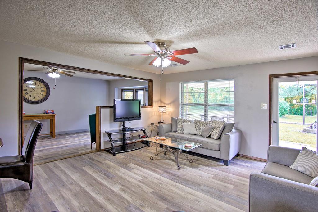 Quiet Clayton Home With Mtn Views, 3Mi To Lake Sardis - thumb 3