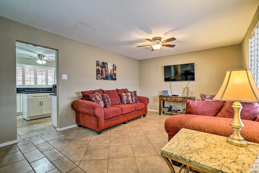 Quiet Home W/ Patio  4 Mi To UTEP & Airport! - thumb 1