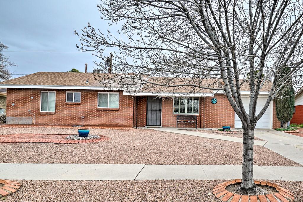 Quiet Home W/ Patio  4 Mi To UTEP & Airport! - thumb 2