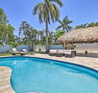 Quiet Tropical Oasis with Pool - 1 Mile to Beach! - Accommodation Ohio