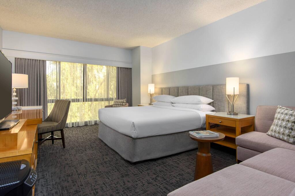 Renaissance Palm Springs Hotel - thumb 3