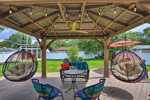 Renovated Parma Heights Home With Yard, BBQ And Pergola