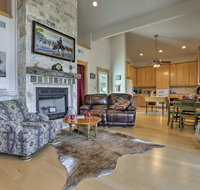 Rustic Johnson City Home w/Hot Tub-2 Miles to Town - Accommodation Ohio