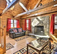 Secluded Pet-Friendly Cabin with Deck  Fireplace - Accommodation Ohio