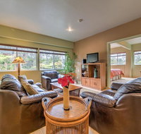 Serene Tropical Volcano Home on Private Half Acre! - Accommodation Ohio