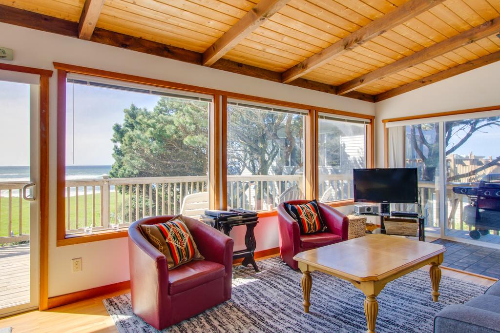 Shoreline Cottage Oceanfront Vacation Rental - thumb 3