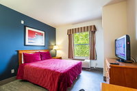 Sierra Vista studio apartment with full kitchen and King Bed Accommodation Ohio