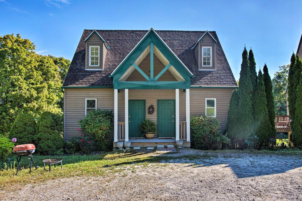 Ski-In/Ski-Out Mansfield Studio Cottage W/ Grill! - thumb 0