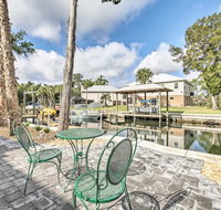 Spacious & Hip Crystal River Home with Dock & Kayaks! - Accommodation Ohio