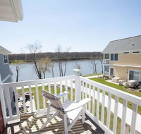 Stone`s Throw #23 - Accommodation Ohio