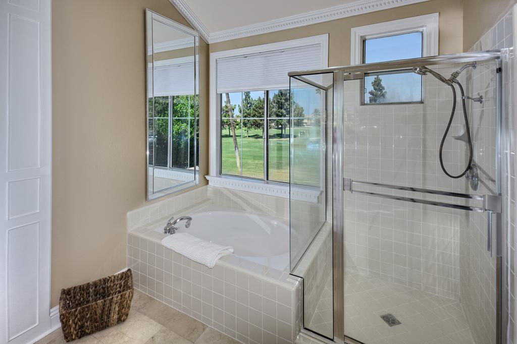 Stunning Golf Course View Vacation Home - thumb 3