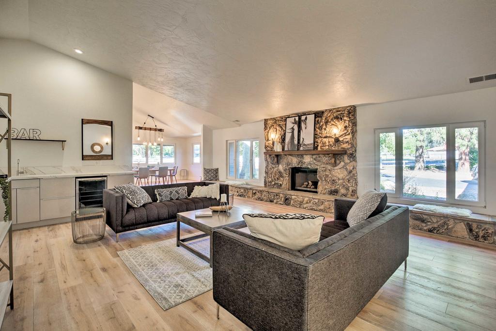 Summer Family Retreat With Tennis Court & Game Room! - thumb 2