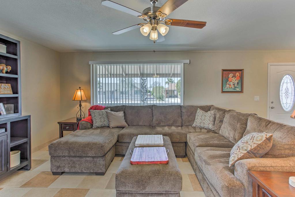 Sun City House With Country Club Amenities On 6th Tee - thumb 3