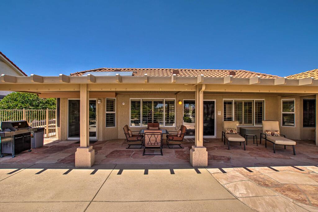 Sun City West Oasis - Golf, Hike & Dine Nearby - thumb 1