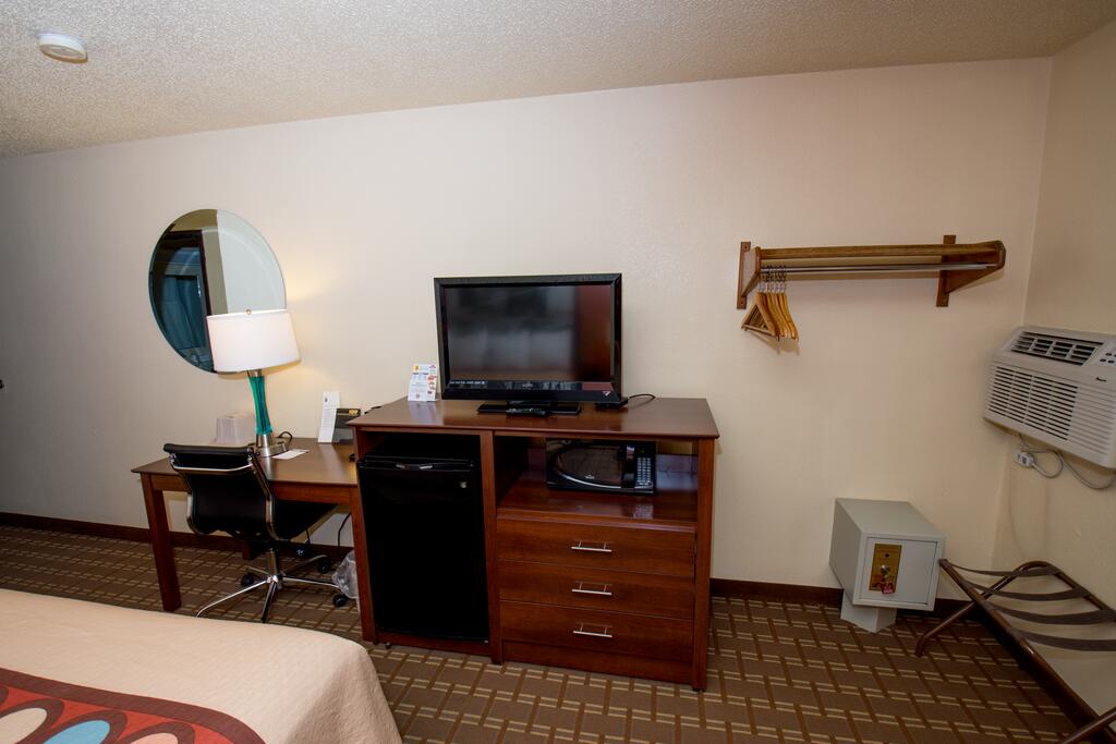 Super 8 By Wyndham Altoona - thumb 1