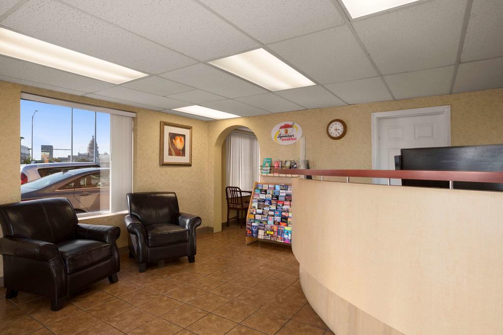 Super 8 By Wyndham Austin Downtown/Capitol Area - thumb 2