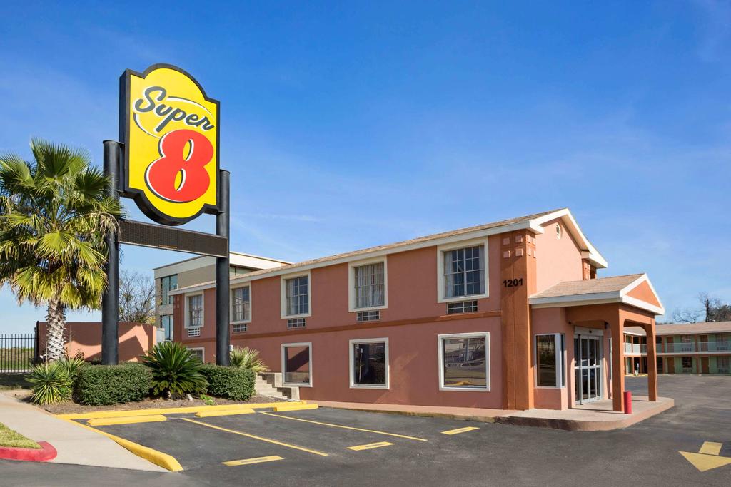Super 8 By Wyndham Austin Downtown/Capitol Area - thumb 1