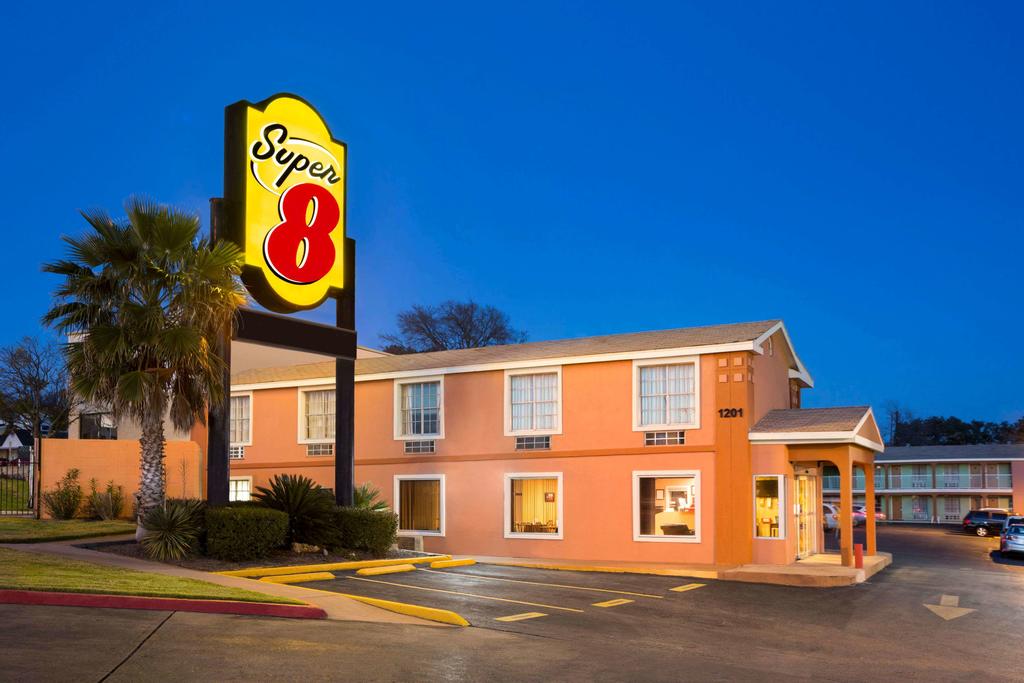 Super 8 By Wyndham Austin Downtown/Capitol Area - thumb 0