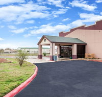 Super 8 by Wyndham Giddings - Accommodation Ohio