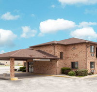 Super 8 by Wyndham Gilman - Accommodation Ohio