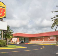 Super 8 by Wyndham Lake Jackson/Clute - Accommodation Ohio