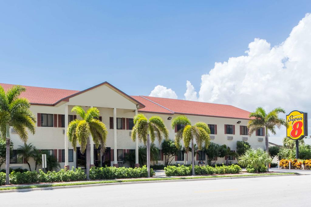 Super 8 By Wyndham Pompano Beach - thumb 0