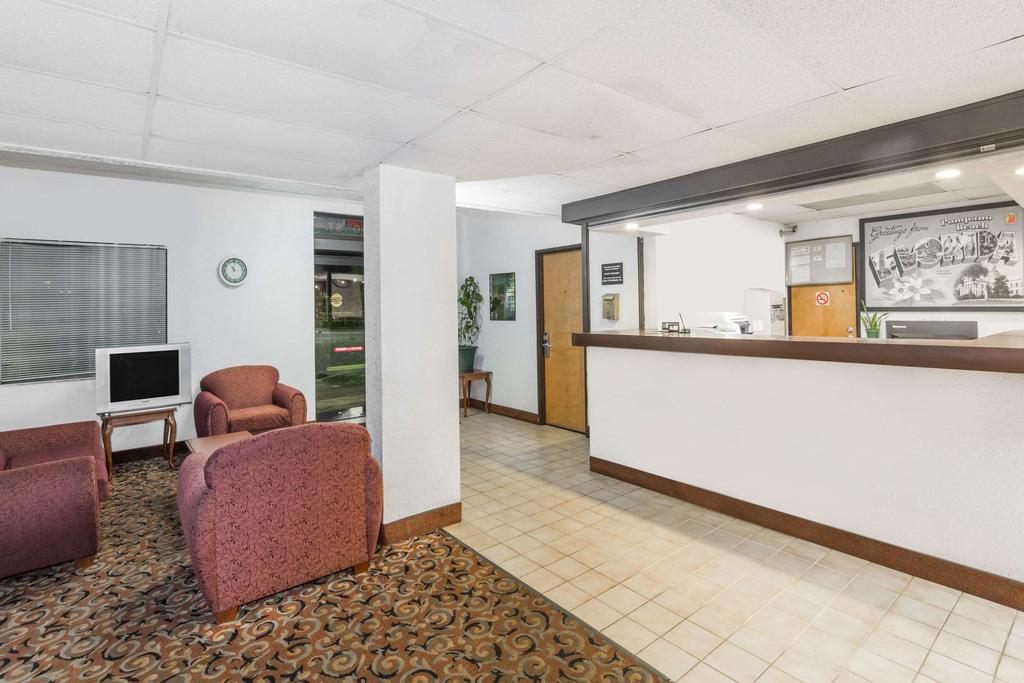 Super 8 By Wyndham Pompano Beach - thumb 2