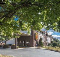 Super 8 by Wyndham Steubenville - Accommodation Ohio