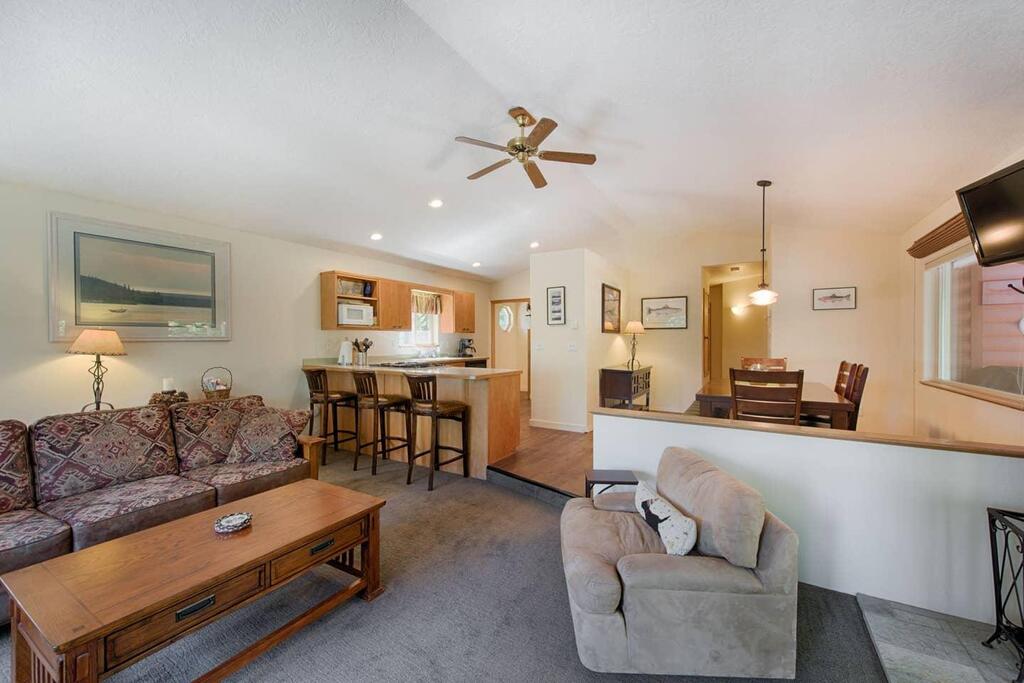 Syringa House - Pet Friendly - Wrap Around Deck - Foosball - Xbox - thumb 2