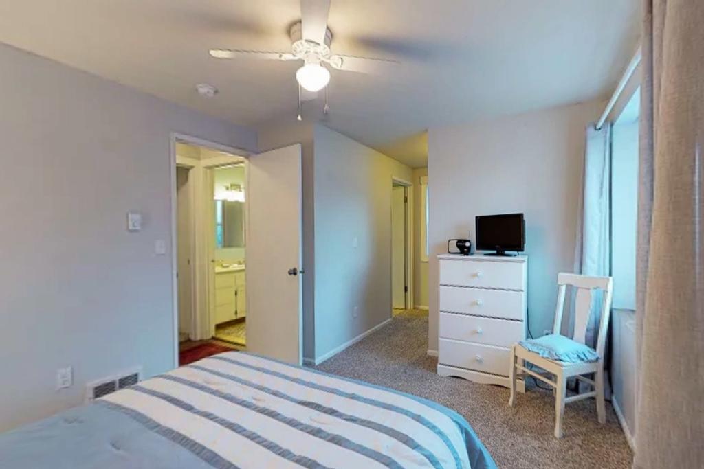 Tea Cup Cottage In Clinton - thumb 3