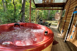 The Love Shack (Hocking Hills Area)