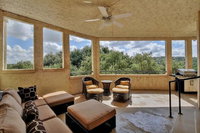 The Retreat  The Island on Lake Travis Accommodation Ohio