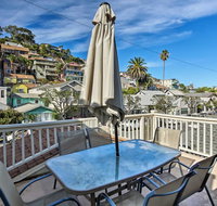 Tropical Island Escape with Deck, Walk to Avalon Bay - Accommodation Ohio