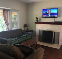 Unique 2 Bedroom Home in Burbank - Accommodation Ohio