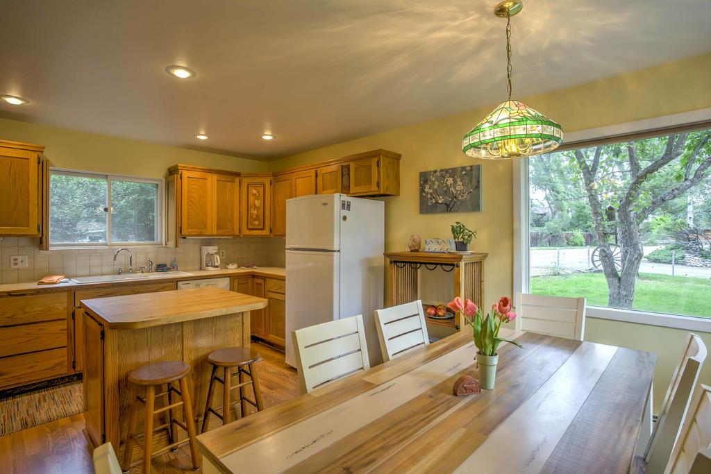 Victorian On Cottonwood Creek - Walk To Downtown! - thumb 1