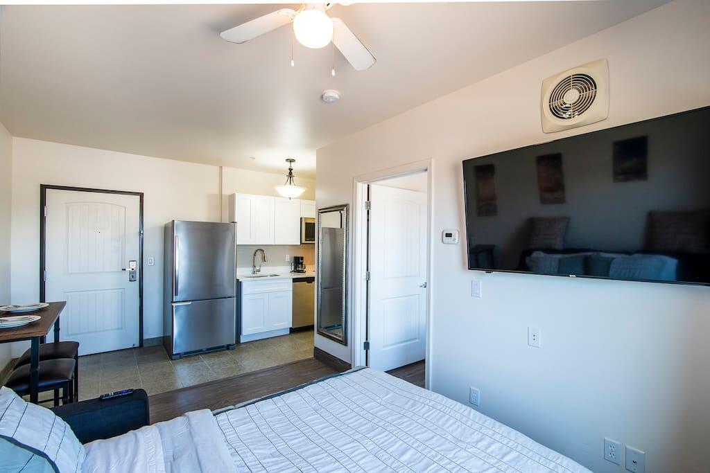 Vistas 201- Modern Sierra Vista 1bd Great Location - thumb 3