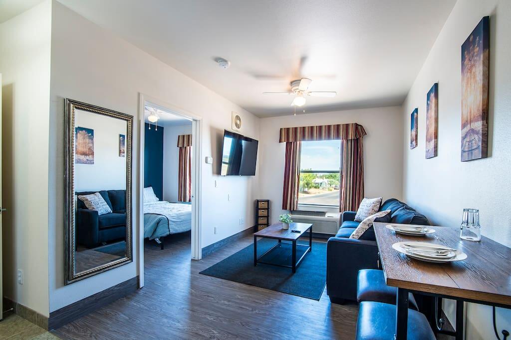 Vistas 201- Modern Sierra Vista 1bd Great Location - thumb 1