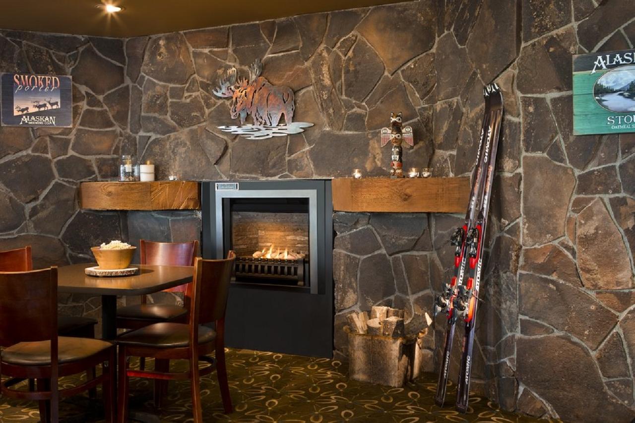 The Lakefront Anchorage - thumb 17