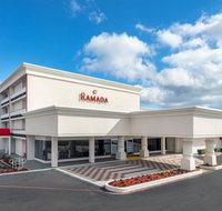 Ramada by Wyndham Texarkana - Accommodation Ohio