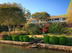 Lookout Point Lakeside Inn